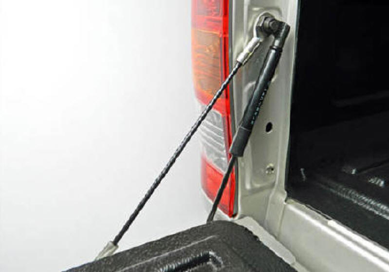 Gas lift strut